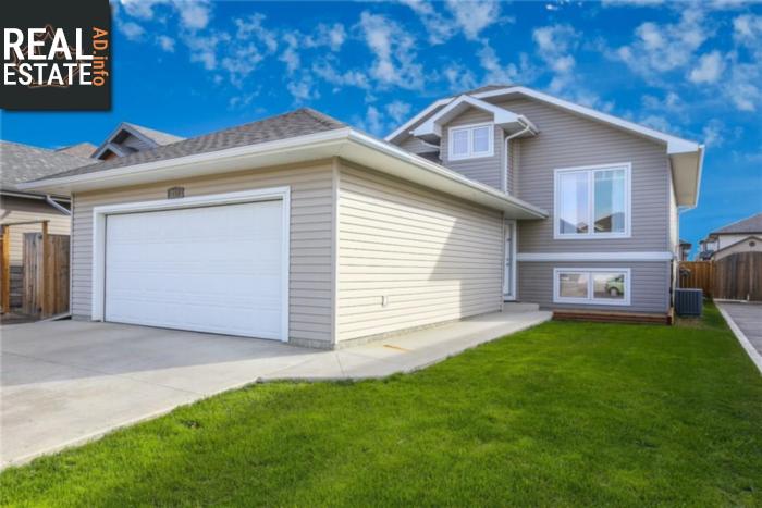 Property 210 Korol Cres main img