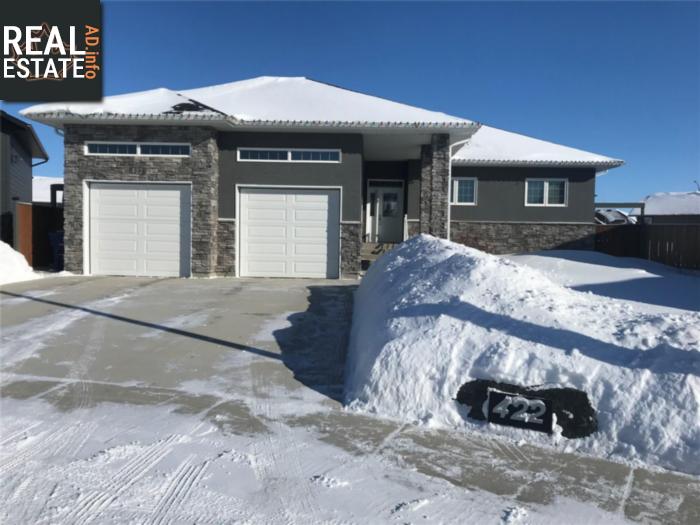Property 422 Lyle Cres main img