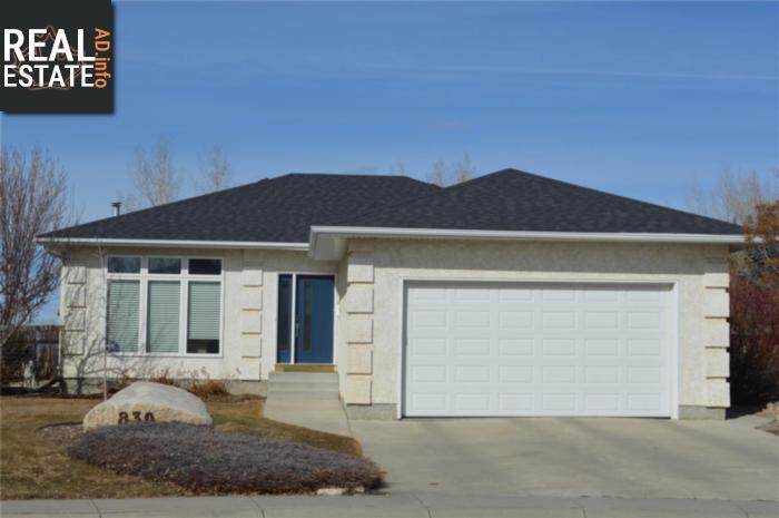 Property 830 Laycoe Cres main img