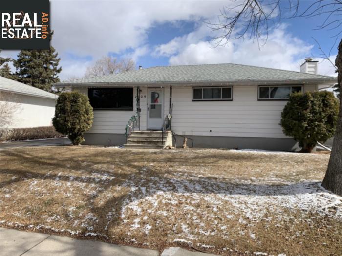 Property 2109 Wiggins Ave S main img
