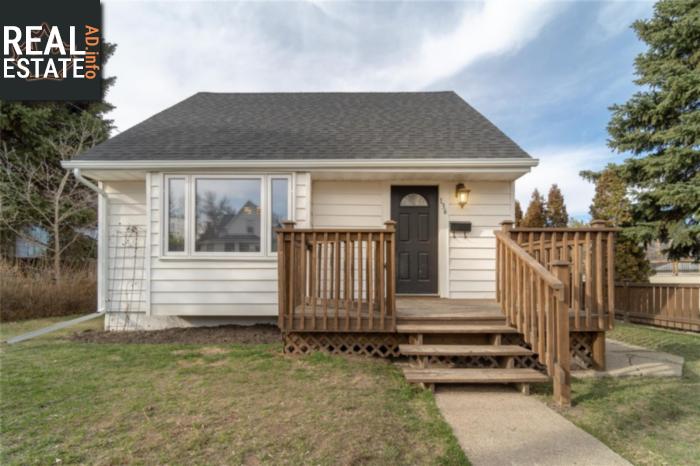 Property 136 Iroquois St E main img