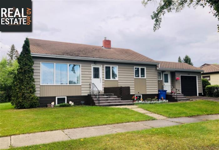 Property 118 8th Ave E main img