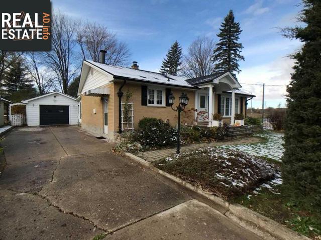 Property 2179 Highbury Ave main img