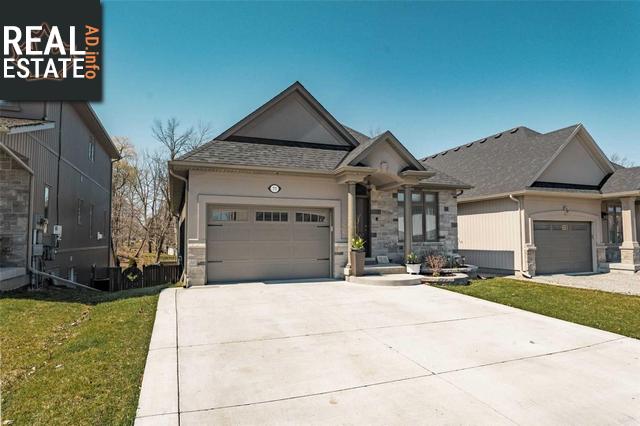 Property 77 Mackenzie King Ave main img