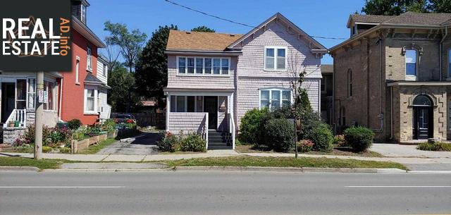 Property 211 Brant Ave main img