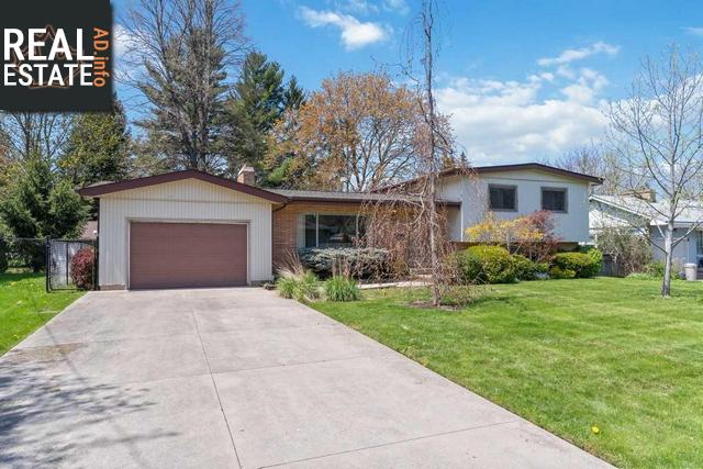 Property 15 Oriole Cres main img