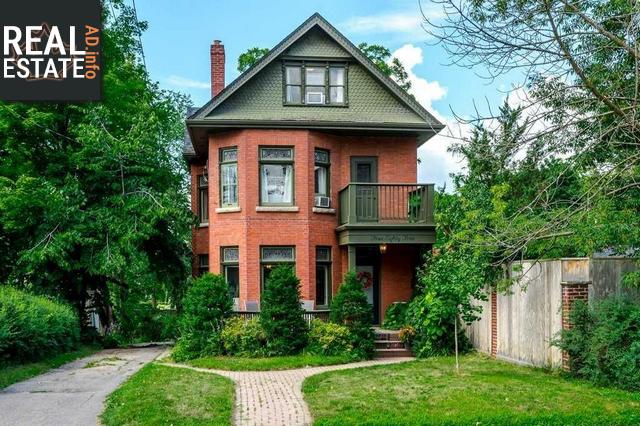 Property 383 Park St N main img